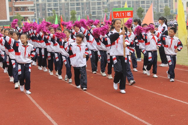 學(xué)生入場(chǎng)