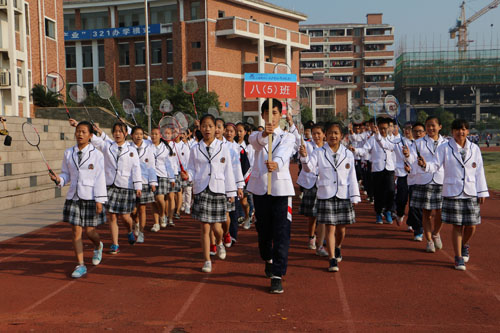 學(xué)生方陣入場(chǎng)