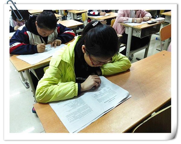 現(xiàn)外（象湖）開展七、八年級學(xué)生英語競賽活動