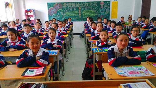 南昌現(xiàn)代外國(guó)語(yǔ)學(xué)校(象湖校區(qū)) 組織開(kāi)展“尋找雷鋒足跡 弘揚(yáng)雷鋒精神”主題教育月活動(dòng)