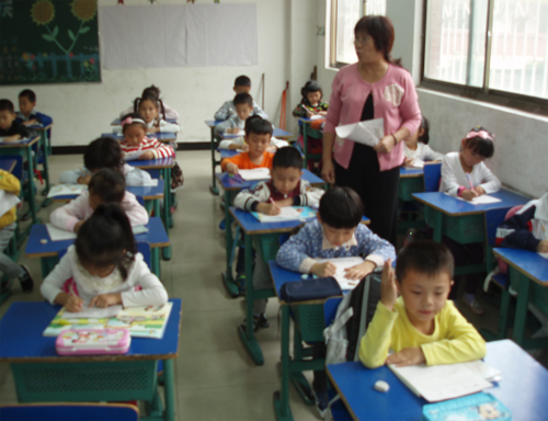 現(xiàn)外象湖校區(qū)開展一年級(jí)學(xué)生漢語拼音過關(guān)檢測(cè)活動(dòng)