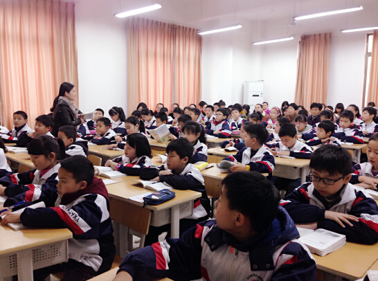 現(xiàn)外象湖校區(qū)語文教研組進行觀摩研討課評比活動