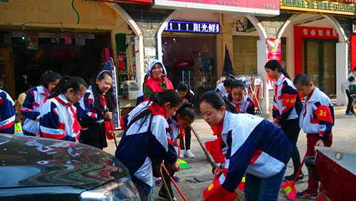 南昌現(xiàn)代外國(guó)語(yǔ)學(xué)校(象湖校區(qū)) 組織開(kāi)展“尋找雷鋒足跡 弘揚(yáng)雷鋒精神”主題教育月活動(dòng)