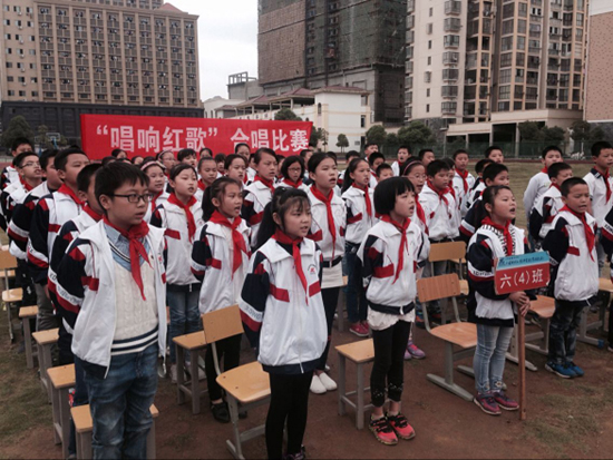 南昌現(xiàn)外象湖校區(qū)六年級開展“唱紅歌，頌祖國”合唱比賽
