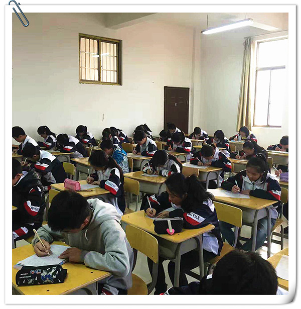 現(xiàn)外（象湖）開展七、八年級學(xué)生英語競賽活動