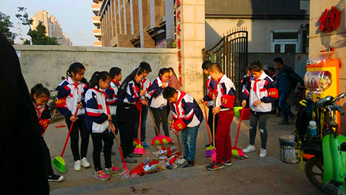 南昌現(xiàn)代外國(guó)語(yǔ)學(xué)校(象湖校區(qū)) 組織開(kāi)展“尋找雷鋒足跡 弘揚(yáng)雷鋒精神”主題教育月活動(dòng)