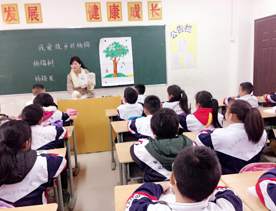 現(xiàn)外象湖校區(qū)語文教研組進行觀摩研討課評比活動