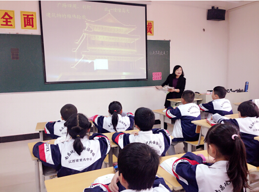 現(xiàn)外象湖校區(qū)語文教研組進行觀摩研討課評比活動