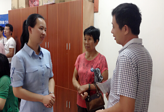 現(xiàn)外象湖校區(qū)召開學(xué)生家長(zhǎng)會(huì)